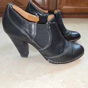 Sofft Black Leather Ankle Booties